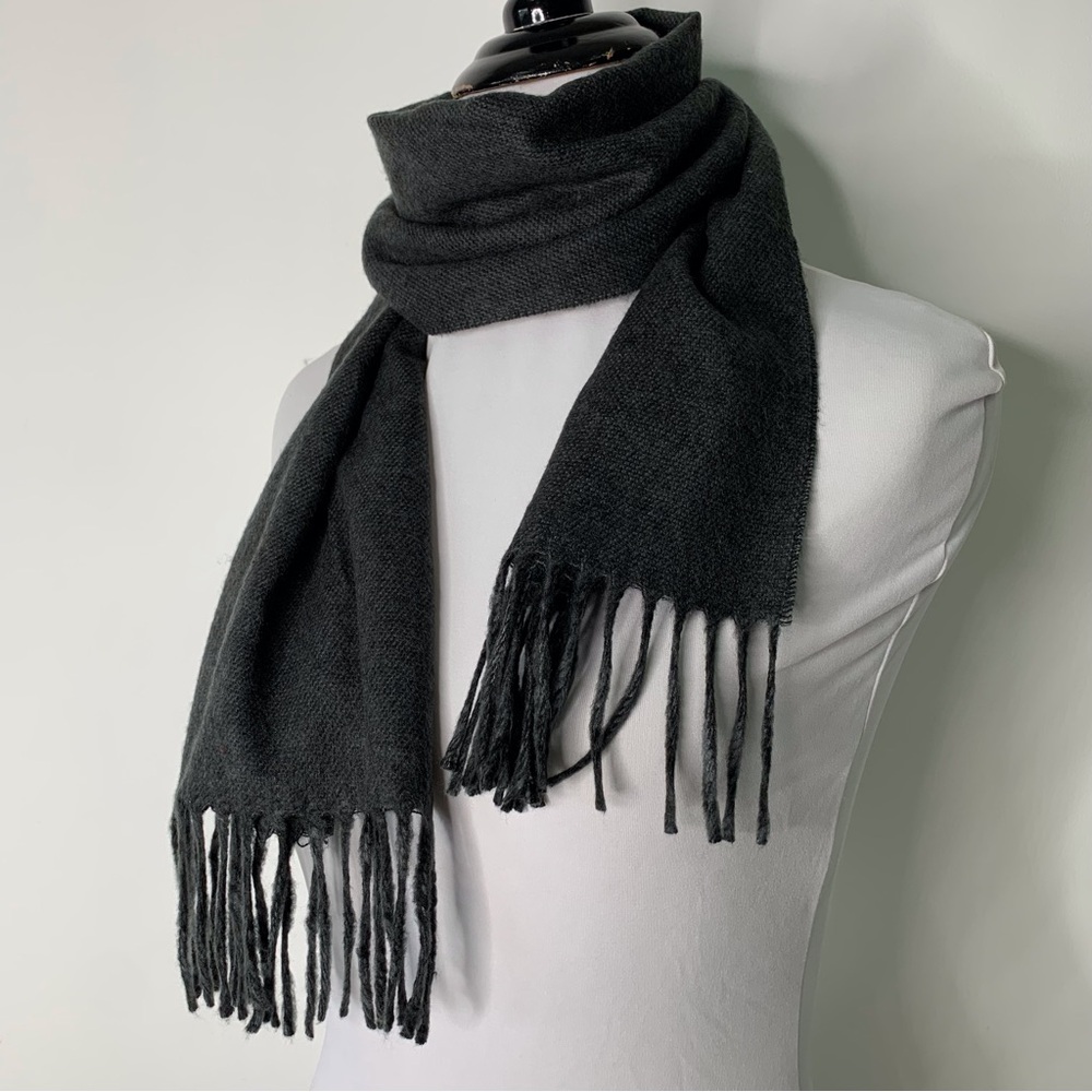 Elegant Black Scarf for Men - Picture 3 of 7